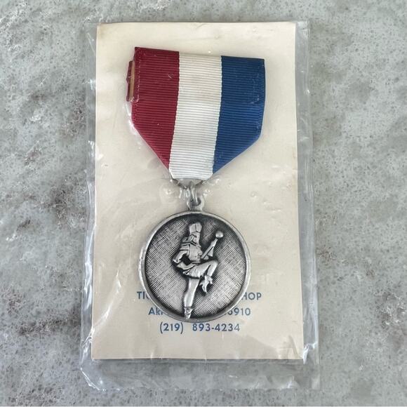 Vintage Majorette Drum Major Award Marching Band Baton Twirl School Medallion - Picture 1 of 4